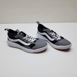 VANS UltraRange EXO Sneaker M6/W7.5 Black Grey White