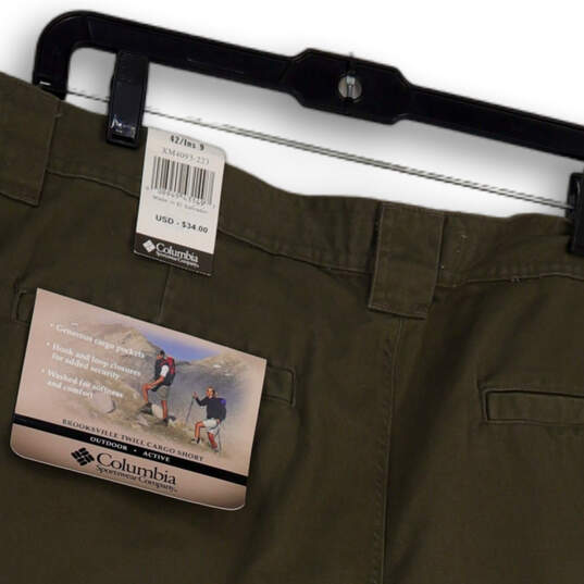NWT Mens Green Flat Front Regular Fit Pockets Comfort Cargo Shorts Sz 42X9 image number 4
