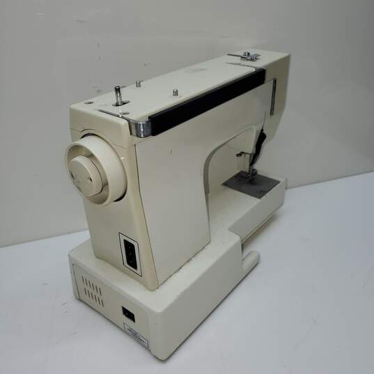Untested Vintage White Sewing Machine Co Model 1477 P/R image number 4