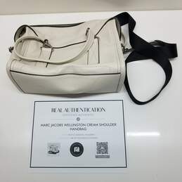 AUTHENTICATED Marc Jacobs Wellington Cream Shoulder Bag