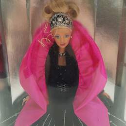 Mattel 20200 Happy Holidays Barbie alternative image