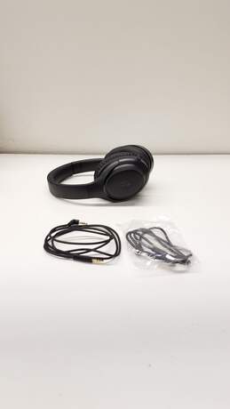 Bundle of 3 Assorted Headphones with Cases alternative image