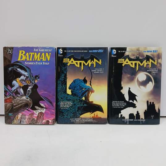 Bundle of 3 Assorted Hardcover Batman Graphic Novels image number 2