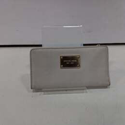 Michael Kors Ecru Leather Bifold Clutch Wallet