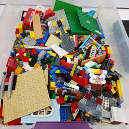 7 Pounds Of Assorted Lego Bricks & Pieces alternative image