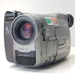 Sony Handycam Vision CCD-TRV52 Video8 Camcorder