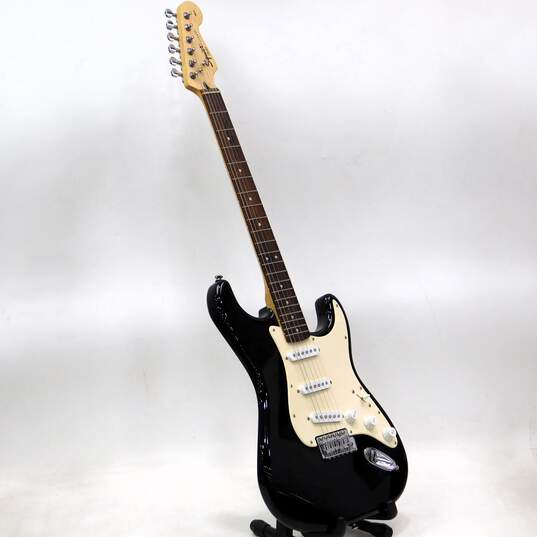 Squier by Fender Affinity Series Strat Model Black Electric Guitar w/ Gig Bag image number 2