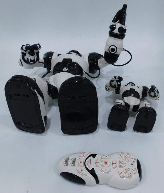 VTG 2004 WowWee Robosapien & Mini Robosapien White Black Robot Toys w/ Remote image number 3