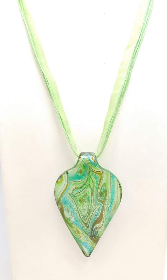 Artisan Goldtone & Silvertone Dichroic Art Glass Green & Blue Teardrop Cross & Abstract Pendants Ribbon Necklaces & Band Ring 85g image number 5