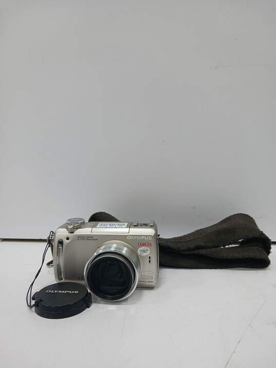 Olympus C770 Digital Camera & Accessories in Bag image number 3