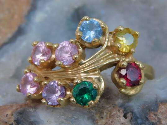 Vintage 10K Yellow Gold Ruby Aquamarine & Emerald Multi Stone Scrolled Ring 4.1g image number 1