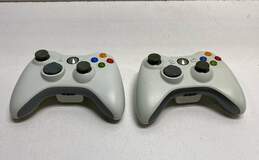 Microsoft Xbox 360 controllers - Lot of 2, white