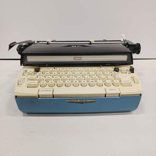 Vtg. Sears Medalist Electric 12 Typewriter SM6V - 130336 image number 2