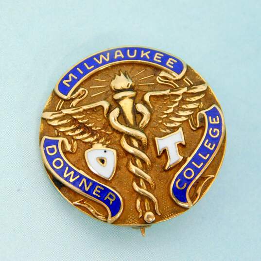 Vintage 10K Yellow Gold Milwaukee Downer College Nurses Pin image number 1