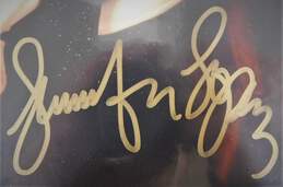 Jennifer Lopez  signed 8x10 alternative image