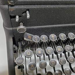 VTG. Royal KMN Manual Typewriter Untested P/R+ alternative image