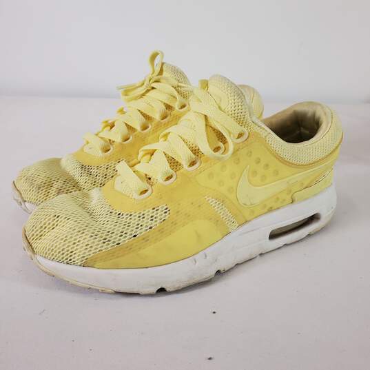 Nike Women Yellow Shoes US 7 image number 3