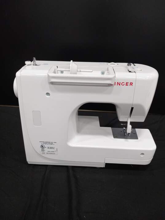 Singer Portable Sewing Machine image number 4