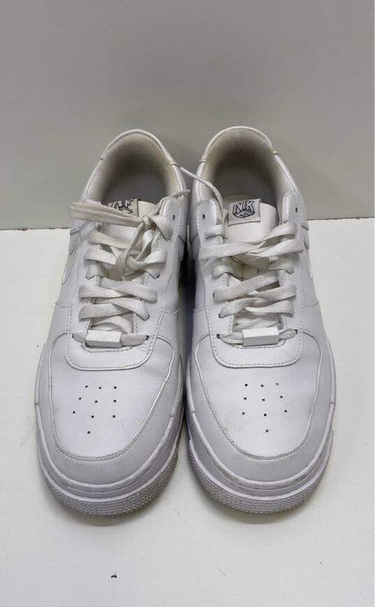Nike White Sneaker Casual Shoe Women 11.5 image number 2