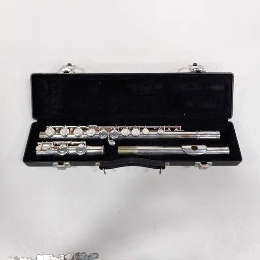 Gemeinhardt Silver Tone Flute In Hard Case image number 1