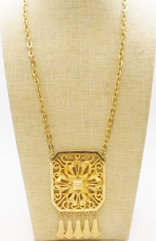 Vintage Lisner Cartouche Gold Tone Cut Out Open Work Pendant Necklace 58.9g image number 3