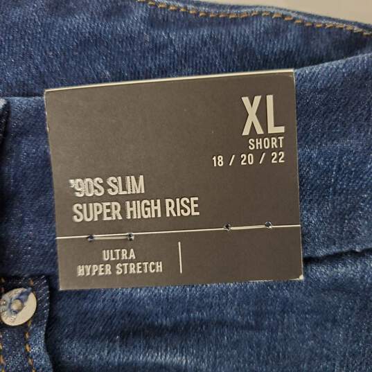 NWT Express WM's 90's Slim Super High Rise Ultra Stretch Blue Denim Jeans Size XL image number 3