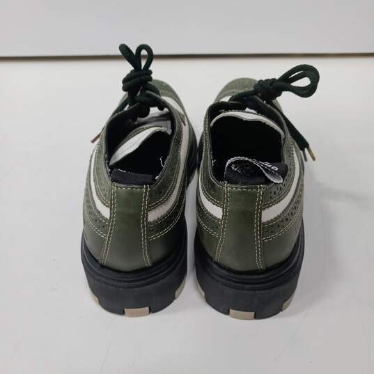 London Underground Women's Green/White/Black Creeper Sneakers Size 10M image number 2