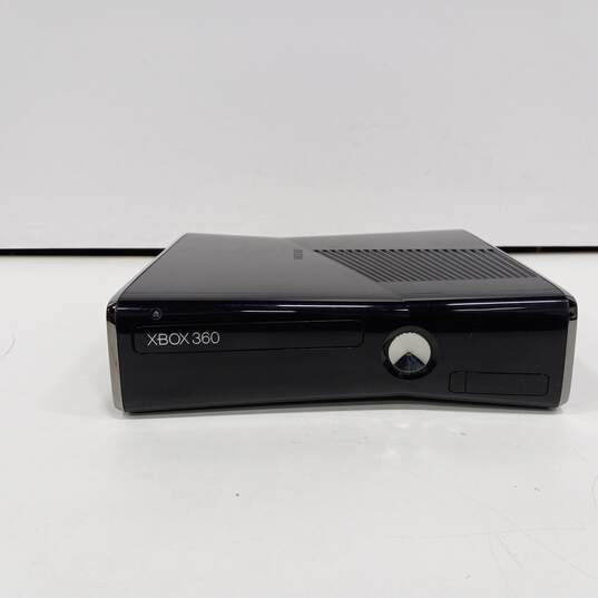 Microsoft XBOX 360 S Console With Kinect In Xbox 360 Bag image number 2