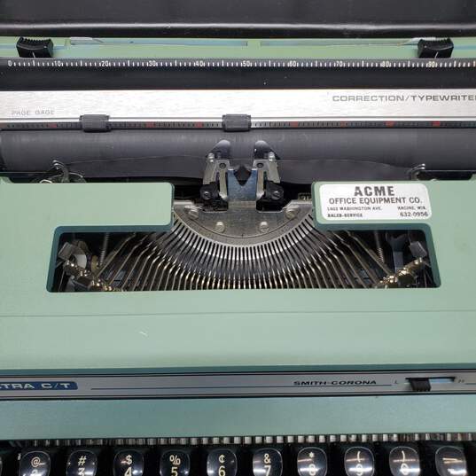 Vintage Smith Corona Electra C/T Correction/Typewriter in Hard Case(Handle Broke image number 4