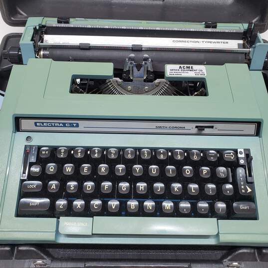 Vintage Smith Corona Electra C/T Correction/Typewriter in Hard Case(Handle Broke image number 3