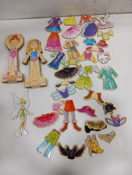 Bundle of 2 Assorted Melissa & Doug Wooden Magnetic Dress-Up Doll Sets alternative image
