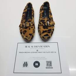 AUTHENTICATED Prada Brown Leopard Print Fur Flats Size 36