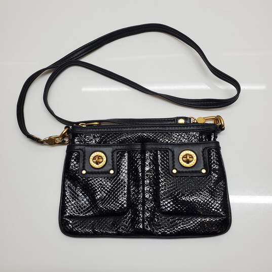 Marc by Marc Jacobs Black Croc Embossed Patent Leather Crossbody Bag AUTHENTICATED image number 1