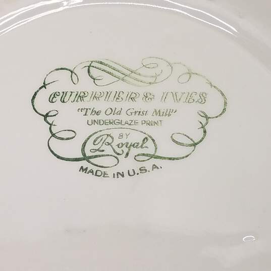 Currier and Ives Dinner Plates  6 Royal China 10in  Plates image number 5