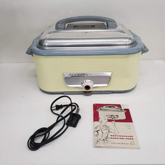 Westinghouse Roaster-Oven and Infra-red Broiler-Grid w/ Manual, Cord, and Inserts image number 1