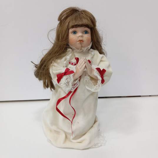 Hamilton Heritage "A Christmas Prayer" Porcelain Doll image number 2