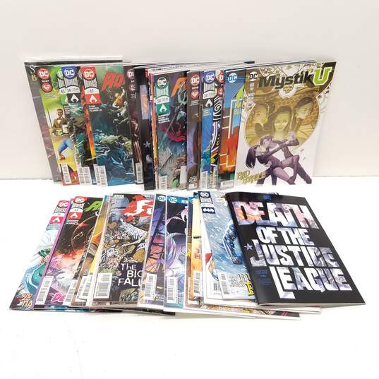 DC Comic Books Misc. Box Lot image number 1