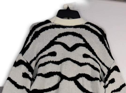 Womens Black White Long Sleeve Button Front Cardigan Sweater Size Medium image number 4