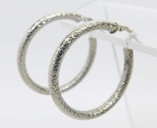Contemporary 925 Lattice Etched Tube Hoop Earrings & Diamond Cut Textured Stacking Bangle Bracelets 26.5g image number 4