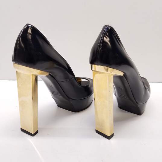 Davis By Ruthie Davis Italy Black Patent Leather Peep Toe Pump Gold Heels Shoes Size  37.5 image number 4