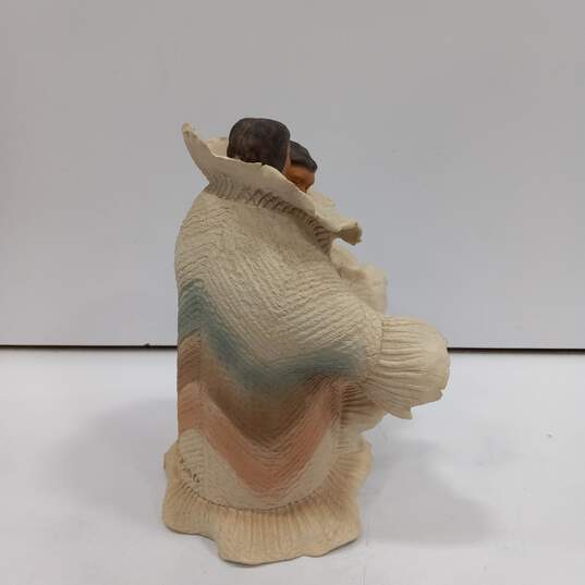 Vintage Sinapau Native American Courting Blanket Figurine image number 4