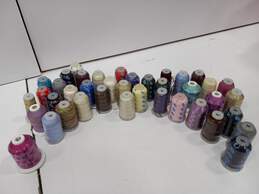 10 Pounds Of Assorted Thread alternative image