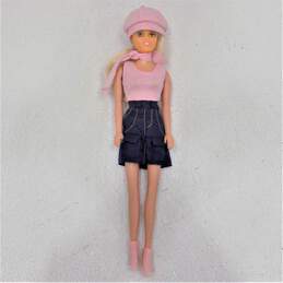 Assorted Fashion Dolls Lot Mattel Unmarked Simba Toys alternative image