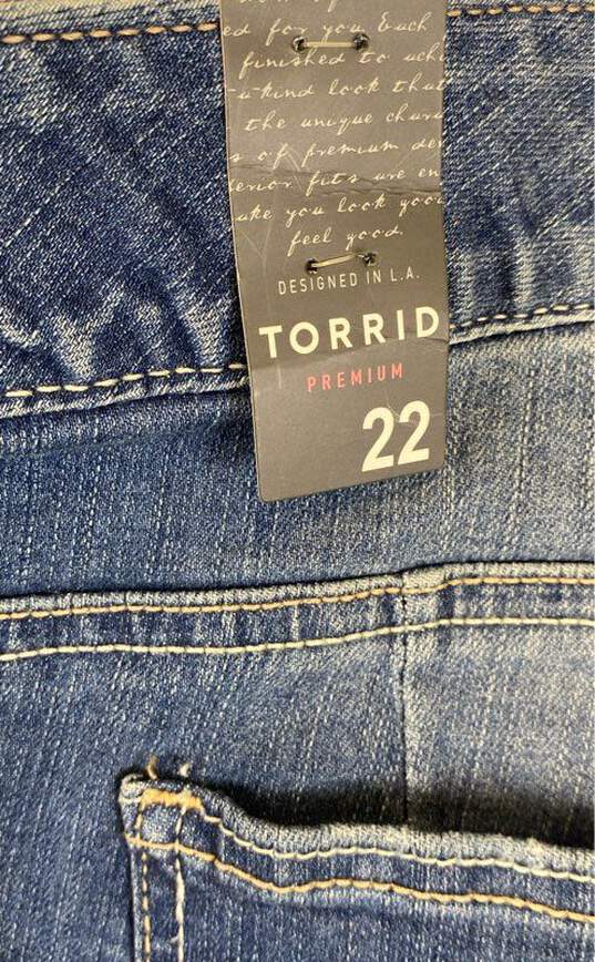 NWT Torrid Premium Womens Blue Bombshell Skinny Denim Jean Shorts Size 22 image number 3