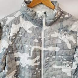 The North Face Women's Camo Jacket Size XL alternative image