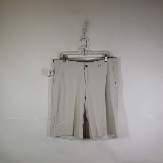 Mens Regular Fit Slash Pockets Flat Front Golf Chino Shorts Size 34" image number 1