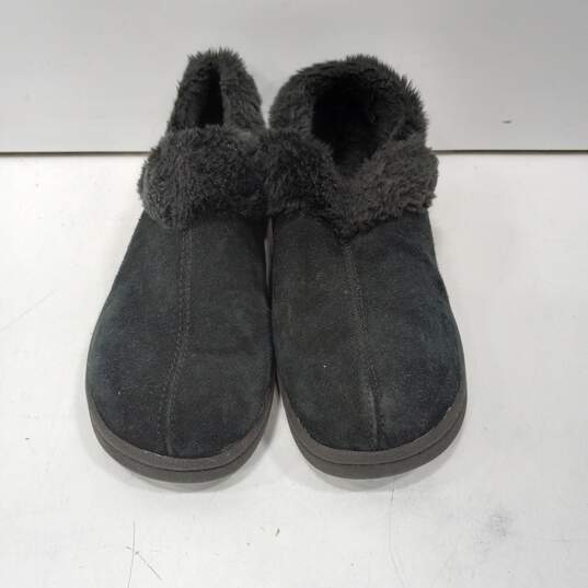 Clarks Fur Collar Ankle Bootie Style Slippers Size 9M image number 1