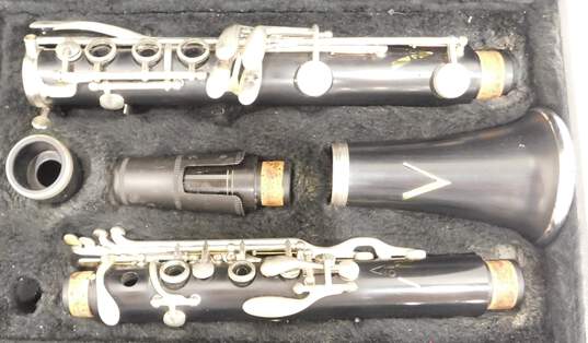 Vito Brand Reso-Tone 3 and V40 Model B Flat Student Clarinets w/ Cases and Accessories (Set of 2) image number 2