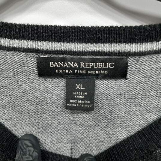 Banana Republic Men's Gray Wool Crewneck Sweater Size XL image number 2
