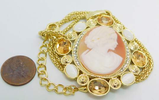 Amedeo Gold Tone Carved Shell Cameo Crystal & Cat's Eye Pendant Necklace 32.1g image number 6